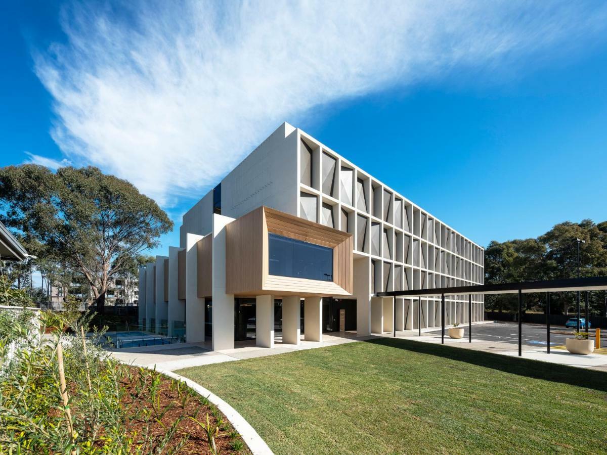 ホテル メルキュール シドニー ルーズ ヒル Kellyville エクステリア 写真